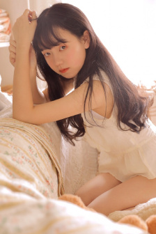 撕掉她的衣服吮的双乳游戏